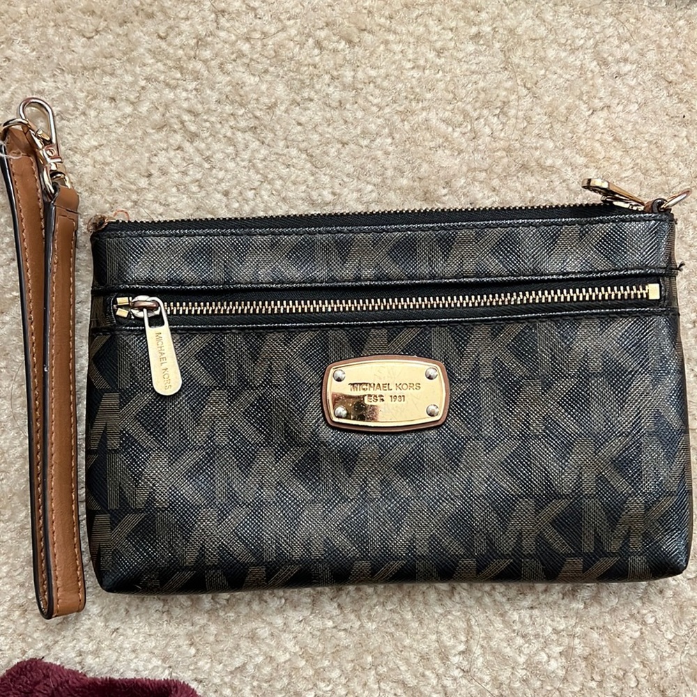 Michael Kors Wristlet